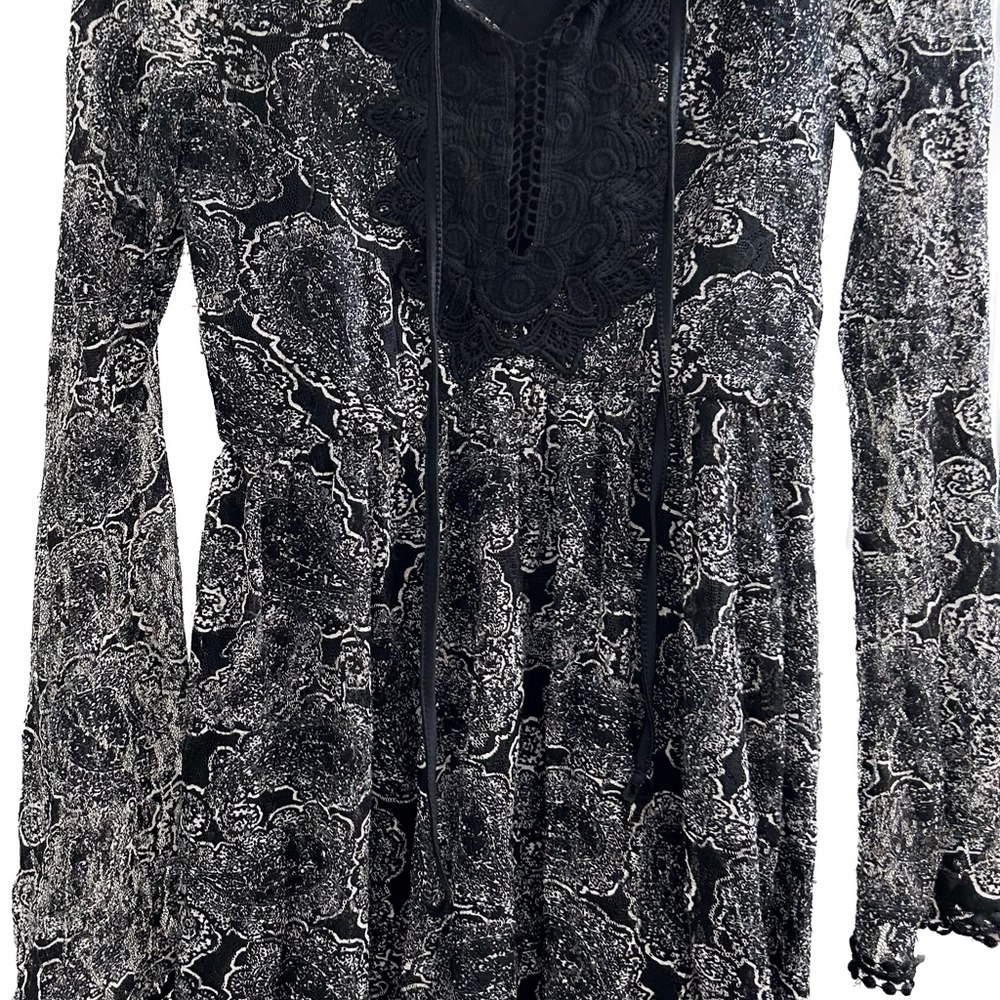 Miami Black and White Bohemian Long Sleeve Mini Dress Size Small - Picture 2 of 3